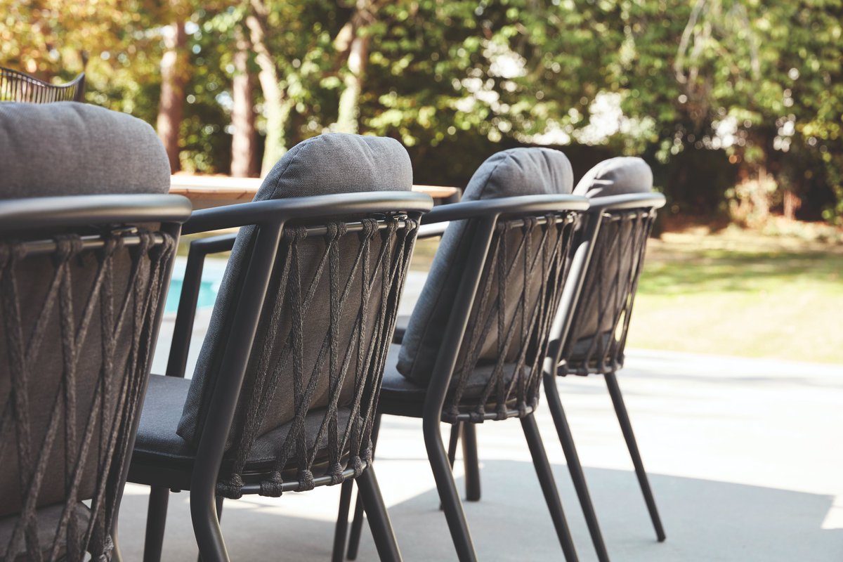 An aluminium frame and olefin wrapped diamond strap detailing, our Diamond dining armchair connects absolute comfort with eye-catching design. 
akulaliving.com/products/diamo…
#interiordesign #hospitalitydesign #outdoorfurniture #landscapearchitecture #designerchairs #interiordesignideas