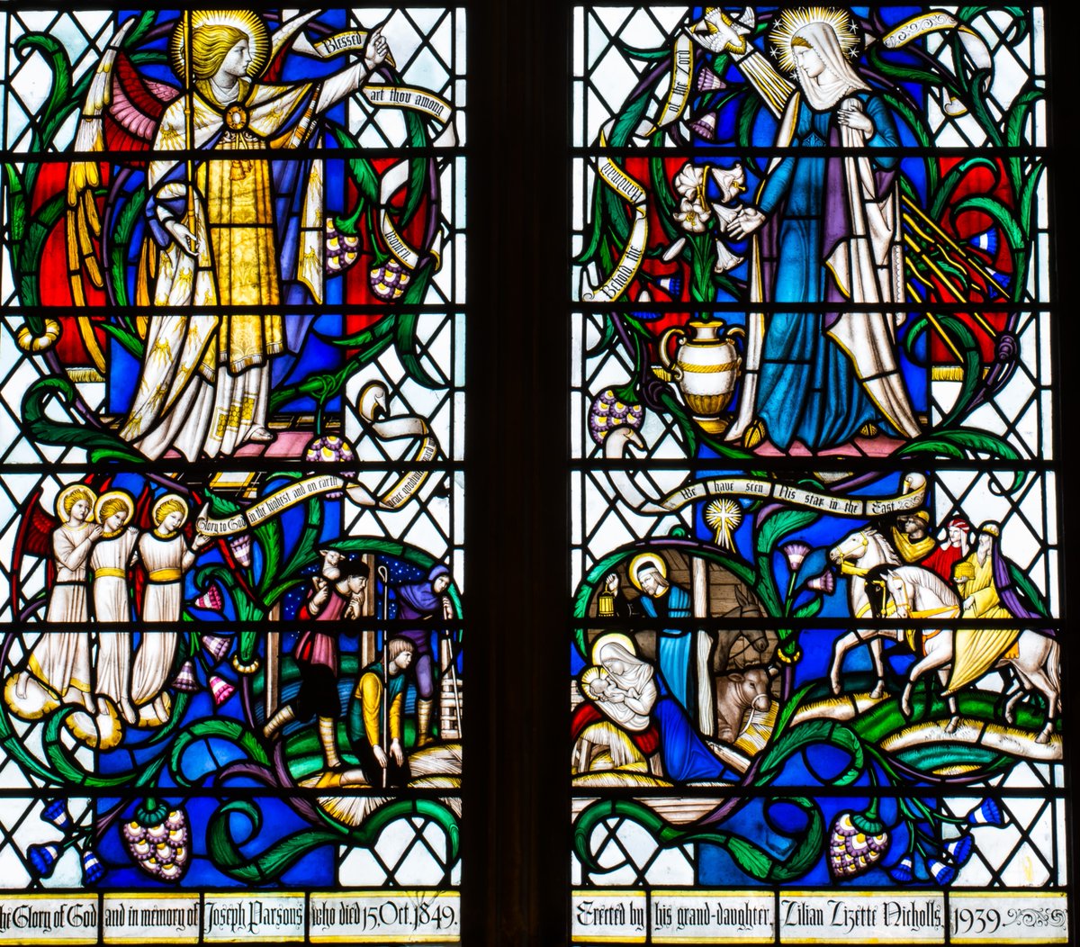 StAlbansCath's tweet photo. The Holy Family | Christopher Webb, 1939
Ahead of the start of Advent, here's a look the Holy Family window, including scenes of the Annunciation and the birth of Christ. This window is at the northwest of the nave.
~
#AnimalsInChurchesHour
#NewTestamentInChurches https://t.co/LKEgs2IgvI