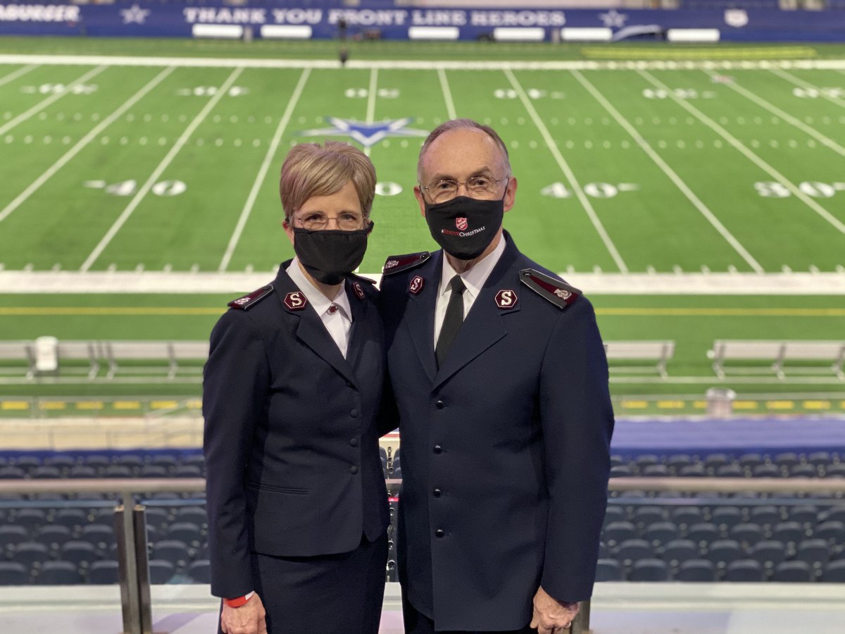 SalArmyNTX's tweet image. Getting paid a visit by @natlcommander(s) Kenneth and Jolene Hodder to help us kick off our Christmas season with the @dallascowboys! 

Watch the game and @kanebrown's halftime performance tomorrow as we start to #RescueChristmas for families across the country! 🏈❤️