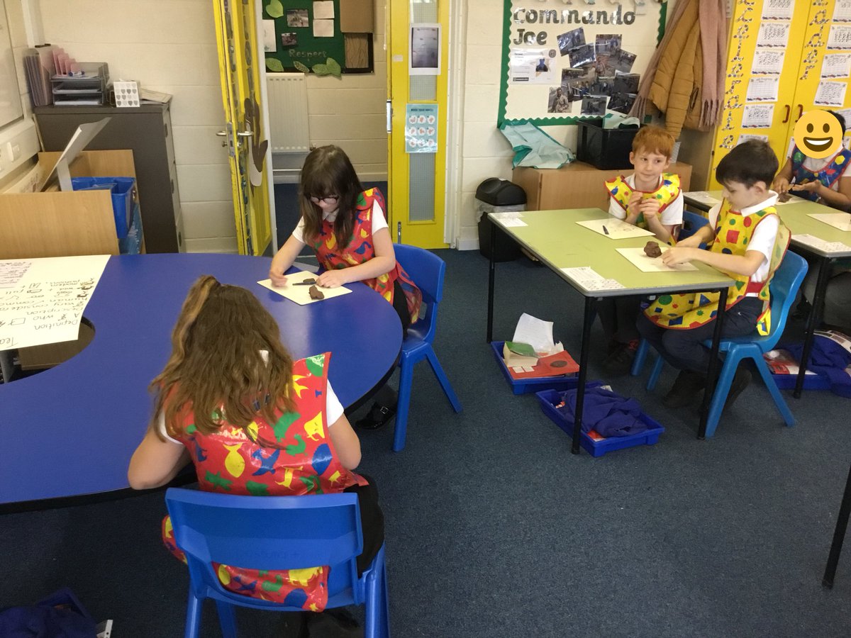 Hadrian_Park's tweet photo. 4A are enjoying becoming sculpters today in Art. We have loved using clay to make our own Anglo-Saxon inspired jewellery. #HPPS4aSealions #HPPSArt https://t.co/mDz789JWlM