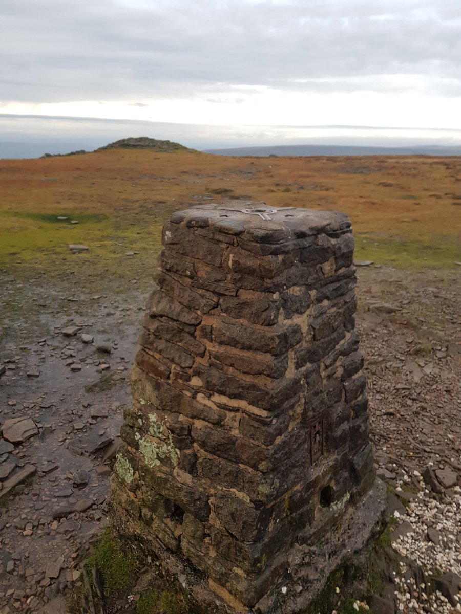 meadow_falls's tweet photo. Ingleborough - the middle height mountain in the 3 yorkshire peaks.

Today's route from Clapham. 

#mountainadventures
#ingleborough
#trigpoints https://t.co/hbUNadWAU3