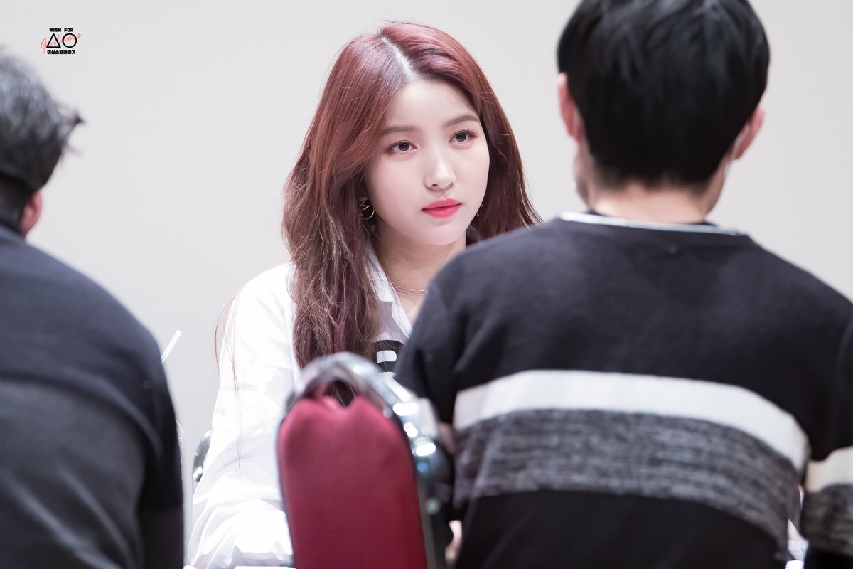 SB951207's tweet photo. 200216 상암 팬사인회 (#소원) 2
#소정 #김소정 #Sowon  #ソウォン
#여자친구 #GFRIEND #ヨジャチング 
#대삼미
@GFRDofficial
@GFRDofficialJP

https://t.co/TDDzakzYYq
https://t.co/OfHQvoEaID
https://t.co/sgiZwghIqE https://t.co/eZS883IKSg