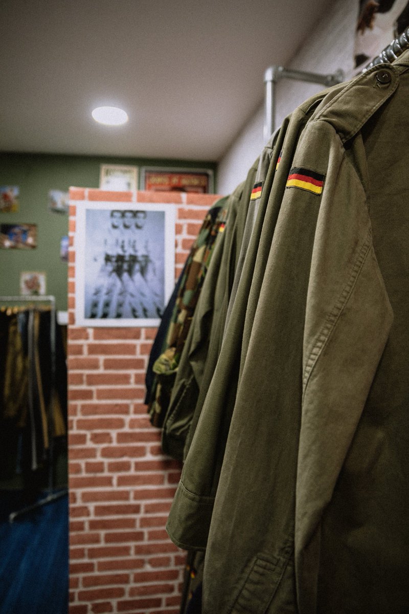 AvisualMadrid's tweet photo. El otro día estuvimos en Brick Lane Vintage, sin duda os lo tenemos que recomendar, ropa de GRAN calidad y a un precio ESTUPENDO.
En su perfil podéis obtener más información (Envíos a toda España).
.
.
.
.
#vintage #blvintageleon #ropa #ropadeportiva #ropadecalle #comercioleon https://t.co/iQFizXvEux