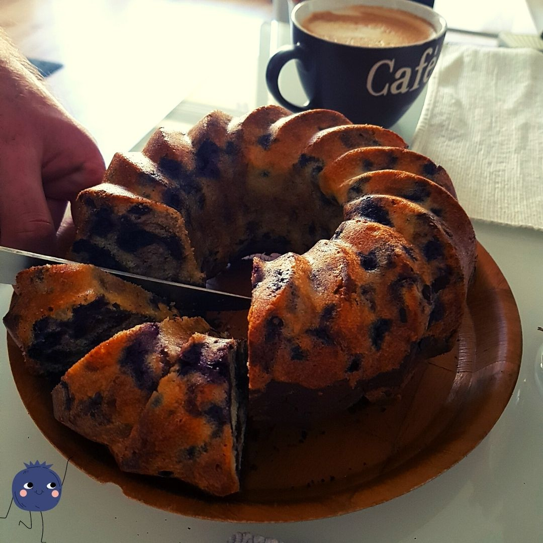 Hello Blueberry cake 🥮

#blueberrycake  #cakeinspiration #cakelife #cakebakeoffng #cakeideas #blueberry #babovka #cakedaily  #cakeandcoffee #baking #bakingtime #homebaking #bakingathome #bakingwithlove #bakingfromscratch #bakingfun #bakingaddiction #bakingday #bakingisfun