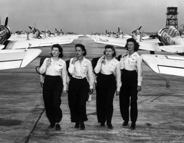 reyeblov's tweet photo. Today we ask us... "what is real femal Hero"??? The Womans Airforce Services Pilots = W.A.S.P. was civil Girls in World War 2, with wonderful Smiling and top Secret Jobs... #AirForce #WASP #femalHeros https://t.co/U18PZoXTro