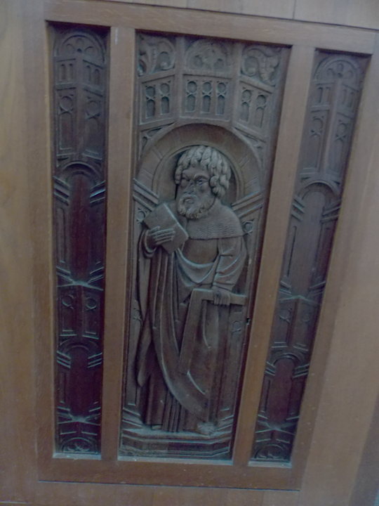 SarahBlick3's tweet photo. #AnimalsInChurchesHour #NewTestamentInChurches Late 15th/early 16th c oak panels from former font cover Plymstock, Sts. Mary & All Saints, Devon incl Apostles Bartholomew, Thomas, Mark (?), James (?) now on 20th-c altar cloth holder. https://t.co/Hiam7jsbXx