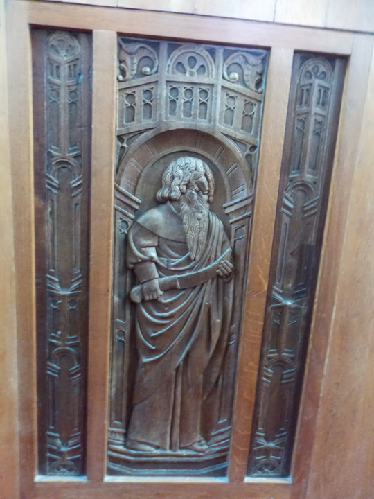 SarahBlick3's tweet photo. #AnimalsInChurchesHour #NewTestamentInChurches Late 15th/early 16th c oak panels from former font cover Plymstock, Sts. Mary & All Saints, Devon incl Apostles Bartholomew, Thomas, Mark (?), James (?) now on 20th-c altar cloth holder. https://t.co/Hiam7jsbXx