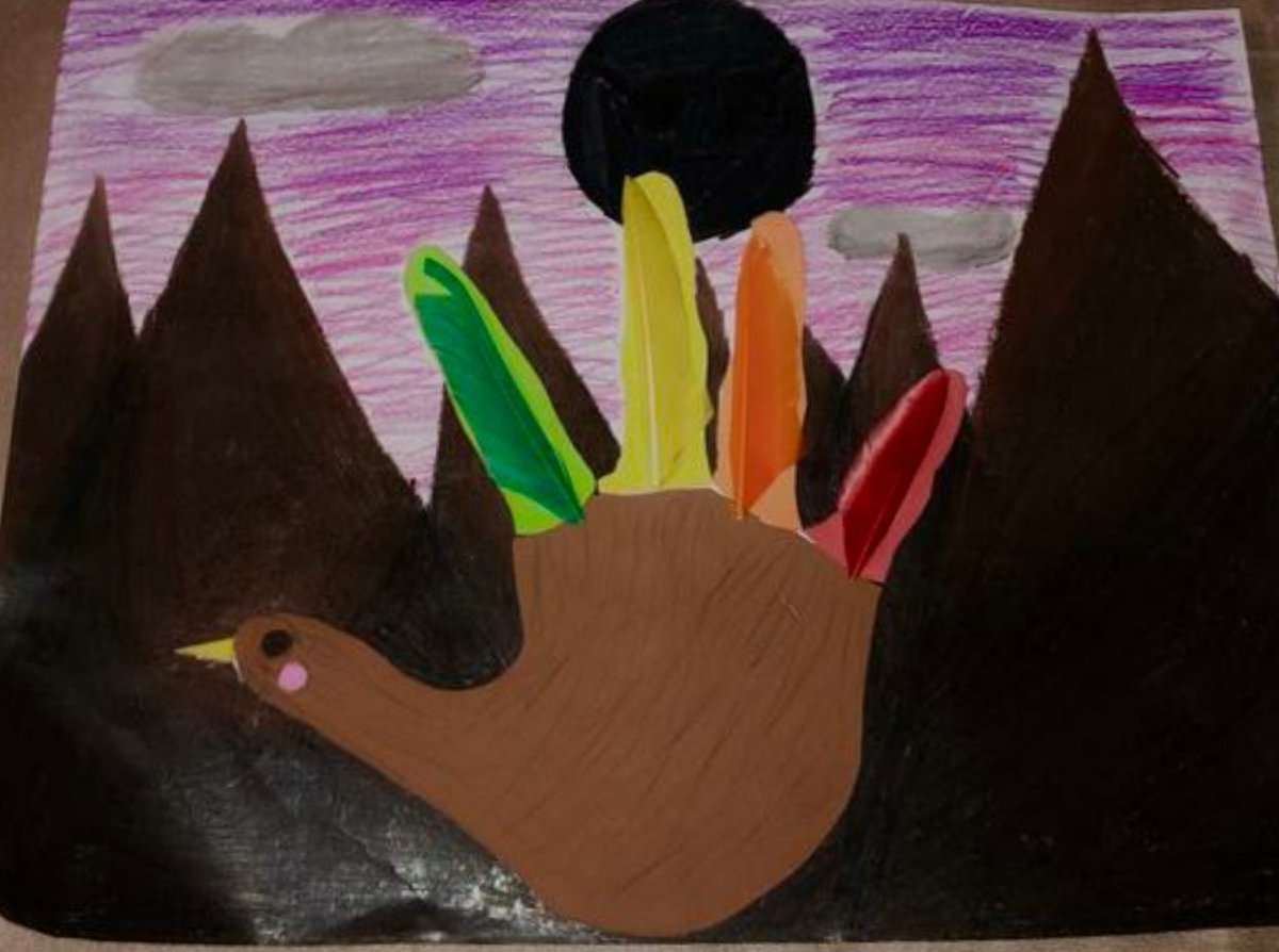 mrjewellpamsart's tweet photo. A handful of student work from #HandTurkeyTuesday
(🤣see what I did there🤣)
Today I am thankful for my students who really let their inner weirdness and creativity shine! https://t.co/Hi6nvnZ2A0