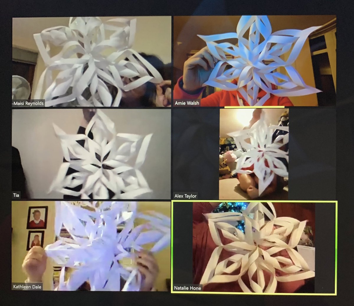1st Northfleet Guides started their Christmas activities during their virtual meeting this week ❄️ ❄️ 

#virtualguiding #girlguides #zoom #christmascraft #Zoom #snowflake