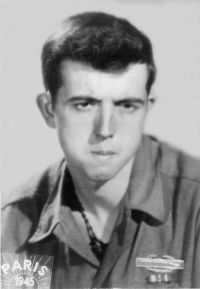 <a href="/CapitalCaring/">Capital Caring Health</a> is honored to share incredible stories feat. our patients who were recently interviewed by <a href="/MemoryWell/">MemoryWell</a>.

Read this story about WWII Veteran, Michael Toohig. Family has always been at the core of Michael’s life.

Read Michael’s story here:  app.memorywell.com/story/706/memo…