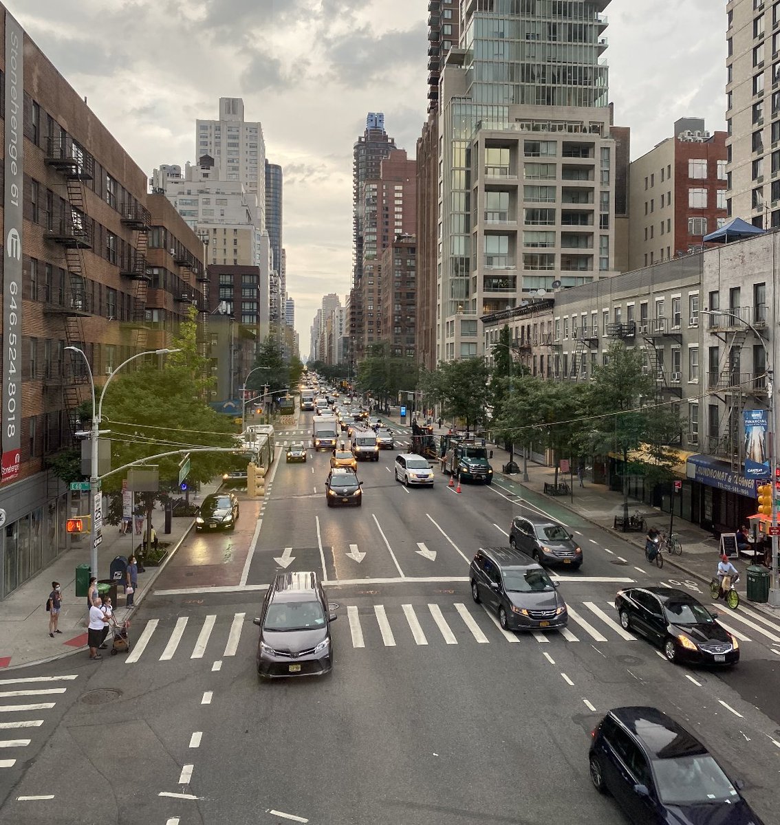 naskavets's tweet image. Чтобы наконец-то стать тысячником, запускаю тред с бытовыми фактами про Нью-Йорк.

С вас неистово ставить лайки, а лучше ретвитить. С меня куча интересных и прикольных фактов и фото про Нью-Йорк.