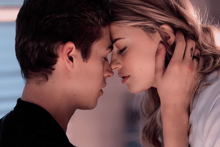 GossipRoomOff's tweet photo. C'est officiel ! Le film "After : Chapitre 2" sera disponible le 22 décembre en exclusivité sur Prime Video. 🔥 #AfterWeCollidedMovie https://t.co/1731uc6T6h
