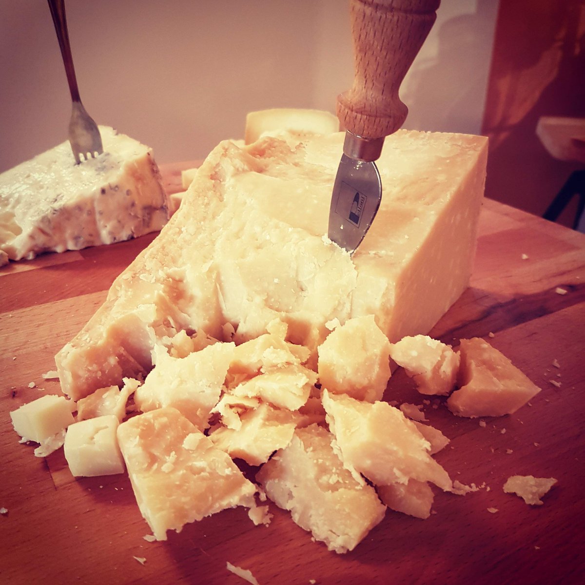 Ercoletraveller's tweet photo. Il formaggio Parmigiano Reggiano è una fonte di benessere millenaria
https://t.co/0EodCZZkxb
#foodstory #foodphotography #foodispassion #goodfood #lovefood #easyrecipe #foodblogger #tastehunter #easyrecipe #seasonfood #colorfood #foodtime #formaggioparmigiano #parmigiano https://t.co/1OJlHL7bGU