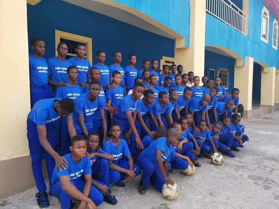 CarlAcademy's tweet image. Our Students 😍

We have these facilities  to make learning suitable. 
- A standard gymnasium
- A mini football pitch.
- Olympic size football stadium.
- International Standard Basketball Court.
- Standard Badminton Court.
- A Table tennis equipment.