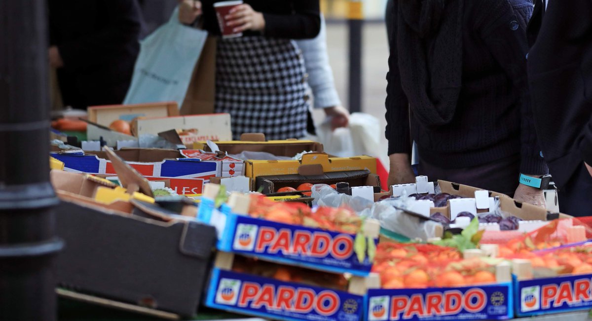 MVforBusiness's tweet image. Support local businesses and pick up a bargain at one of #MoleValley&apos;s many markets.

Street markets, food floats, artisan markets, famers markets, local craft markets! We have it all! Plus upcoming #Christmas markets.

molevalleytogether.co.uk/markets-christ…