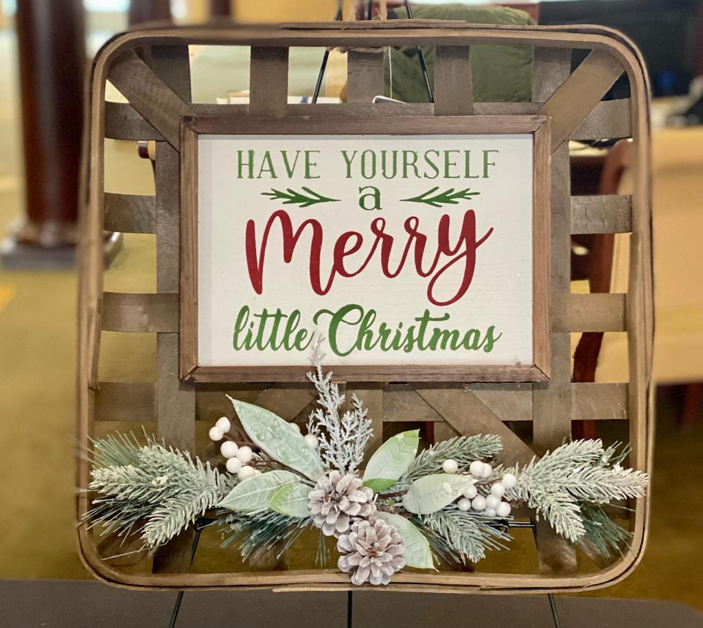 Hearthstone_HC's tweet photo. Thank you Southern Care Hospice for this beautiful wreath donation for our Hope for the Holidays Campaign! We are going to be wrapping up our silent auction next Friday, December 4th. Make sure to place a bid on your favorite wreath by calling 812-333-7622. https://t.co/redDGLauY1