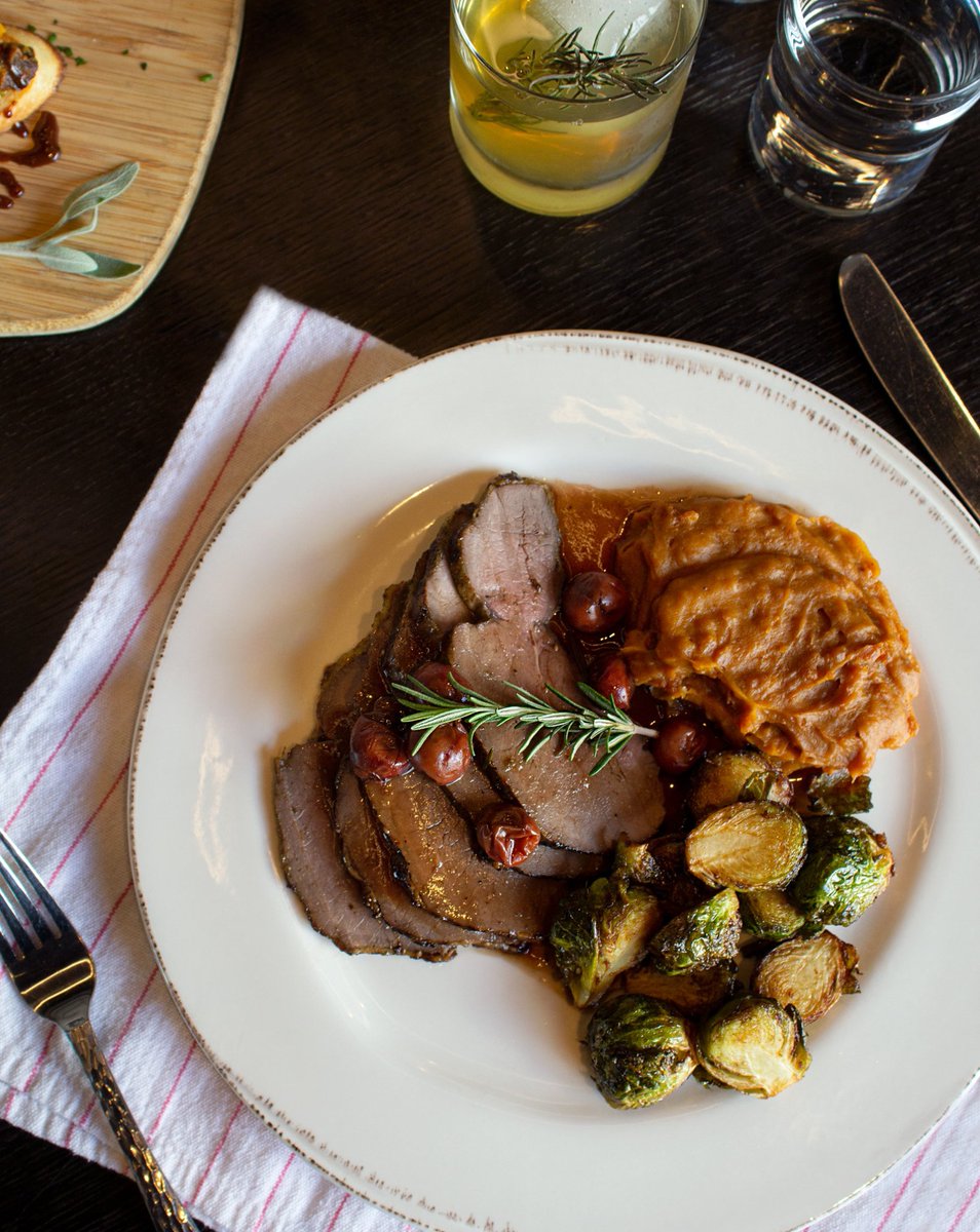 grapparoc's tweet photo. Time is running out! ⌛

Make your holiday easy this year &amp; let Grappa do the cooking 🦃

Place your Thanksgiving To-Go order TODAY for pickup tomorrow! We're accepting orders until the end of the day. Don't forget that you can add on any of our full menu items, too! 🍕 https://t.co/XDzmn2xJCK