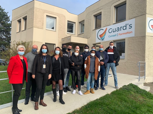 [#Formation] #IndreEtLoire à #Tours, en partenariat avec l'association Pass'Sport et la société Guard's, démarrage de la formation CQP agent de prévention et de sécurité avec Lucie, conseillère #poleemploi à l'agence #Tours2Lions