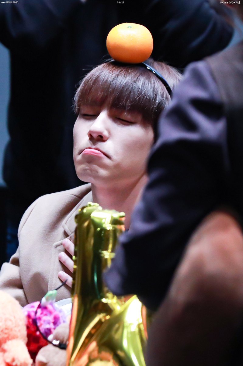 6pilsummer6's tweet image. 귤을 굉장히 많이 좋아하는 원필이
.... 
근데 ..
붕어빵이 더 좋아요 
미안해요 귤 ☹️