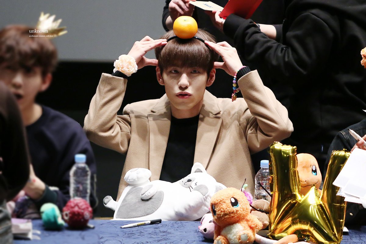 6pilsummer6's tweet image. 귤을 굉장히 많이 좋아하는 원필이
.... 
근데 ..
붕어빵이 더 좋아요 
미안해요 귤 ☹️