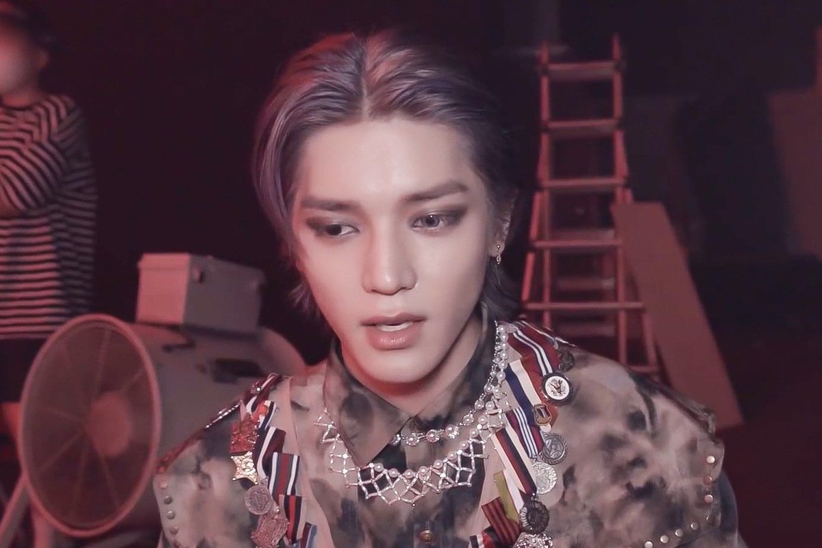  #TAEYONG    #태용   (5th is his one mv look)