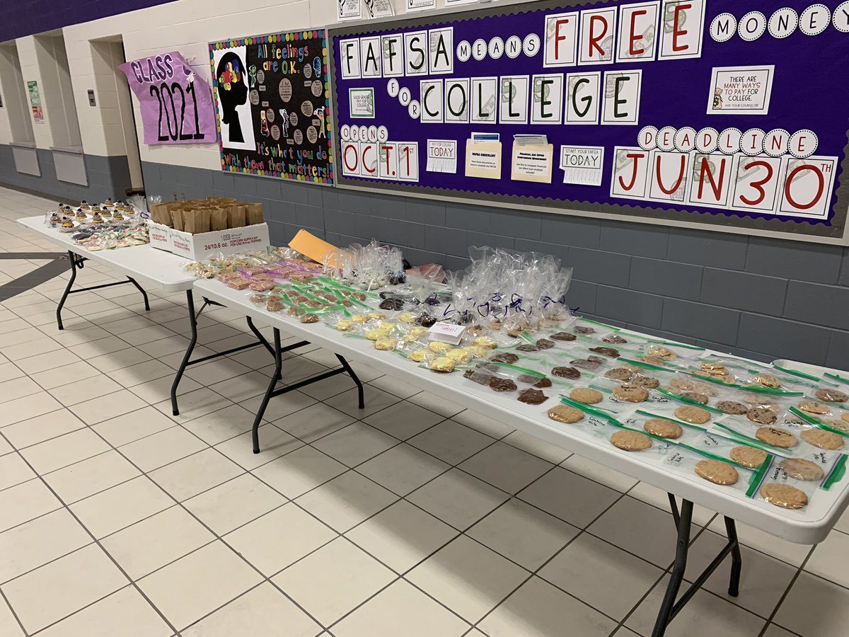 Swantonhssc's tweet photo. Yesterday we had our modified tailgate &amp; bake sale! Thanks to all students &amp; staff who helped out to make yesterday so great!! https://t.co/cp69cKpMaN