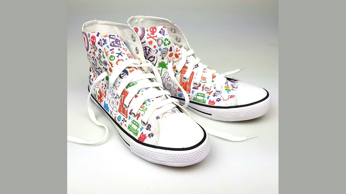 themagictouch's tweet photo. Why not add your own designer footwear to your portfolio... With TheMagictTouch image transfer system & Blanks from sg FOOTPRINTS at Falk & Ross... image transfer with WoW 7.8... Result: BANG!
#TheMagicTouch #Customfootwear #Imagetranfer #Designertrainers #Fashion https://t.co/PNVghQoNTV