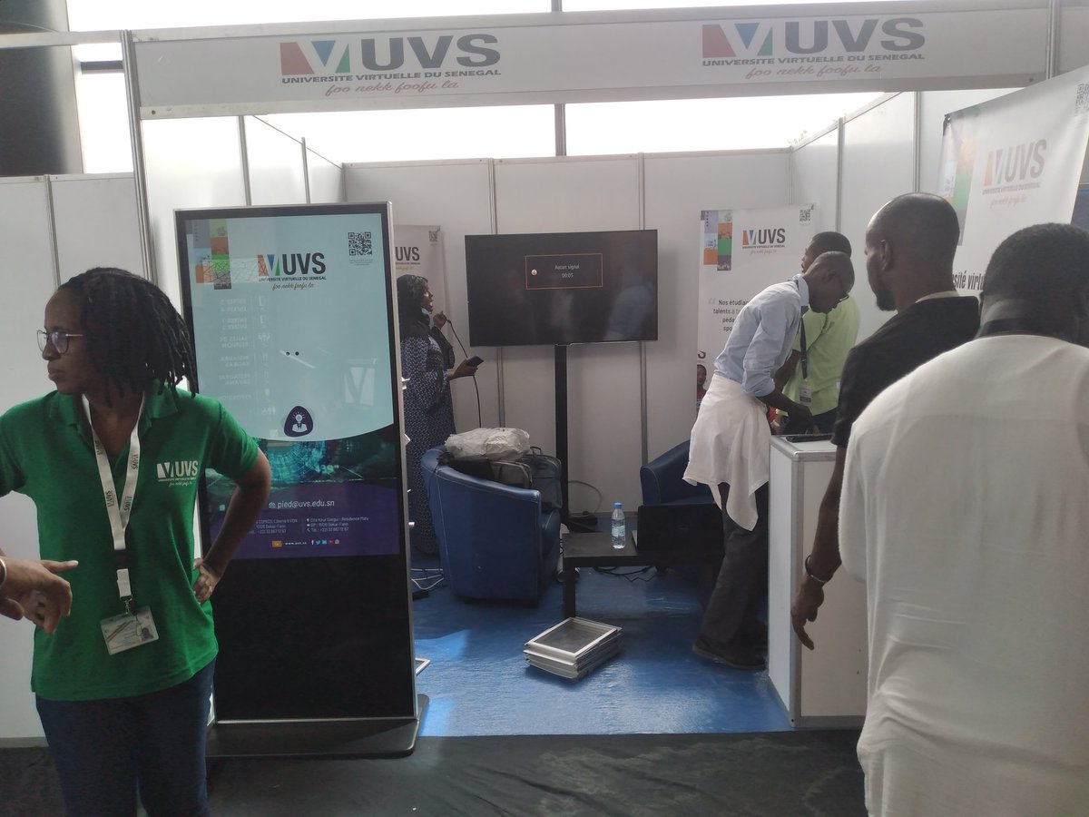 unchk_sn's tweet photo. [#MakingOf]

Actuellement au CICAD pour l'installation du stand de l'@UVS_Senegal au #Forumdunumerique2020.
Venez nombreux visiter la première université publique #numérique de l'Afrique de l'Ouest.

#kebetu #Senegal #UVS https://t.co/VN7zt0gLWx