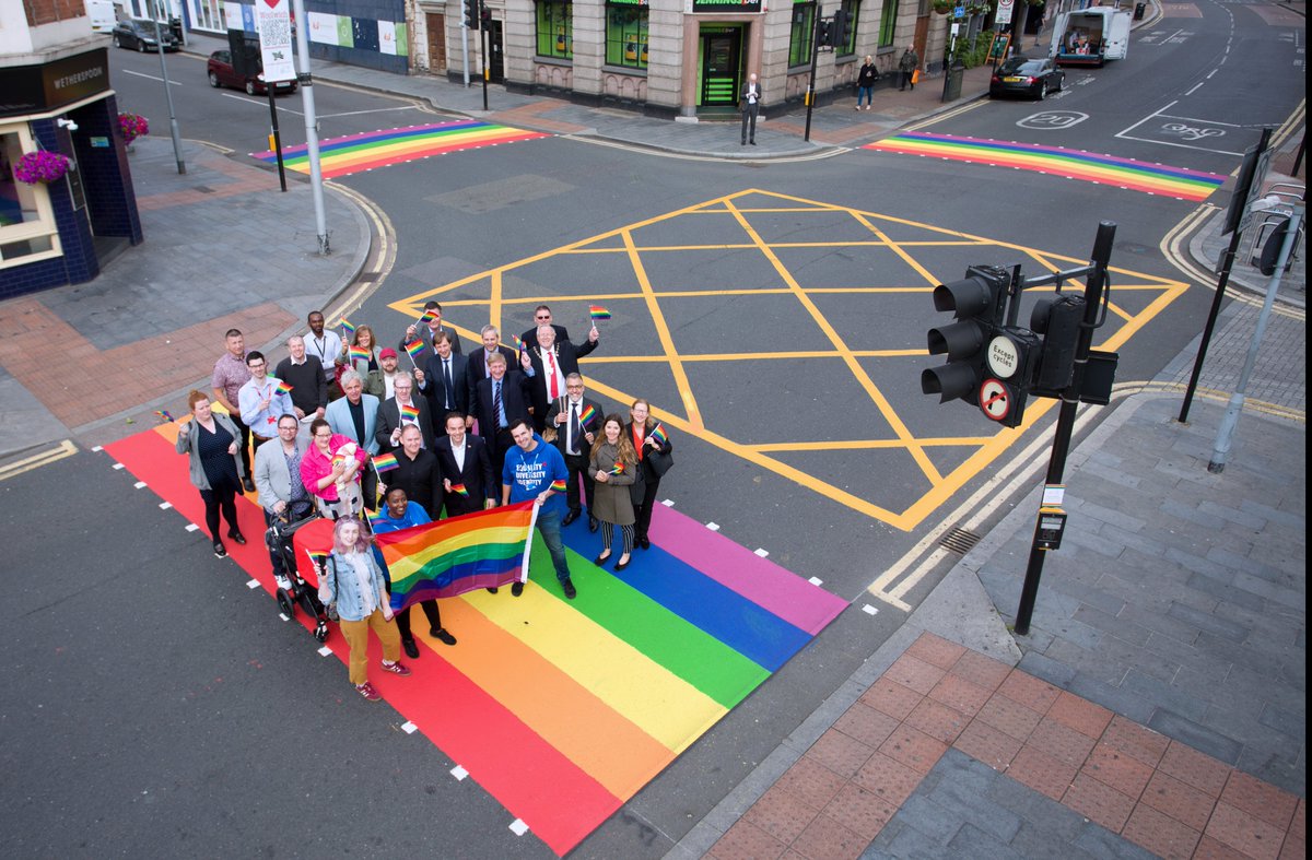 3/15 Greenwich (June 17th 2019 and June 15th 2020)Greenwich installed 3 temporary crossings at the Junction of Thomas Street and Wellington Street.In 2020 they would go even further when the council installed temporary crossings at 7 different locations across the borough.