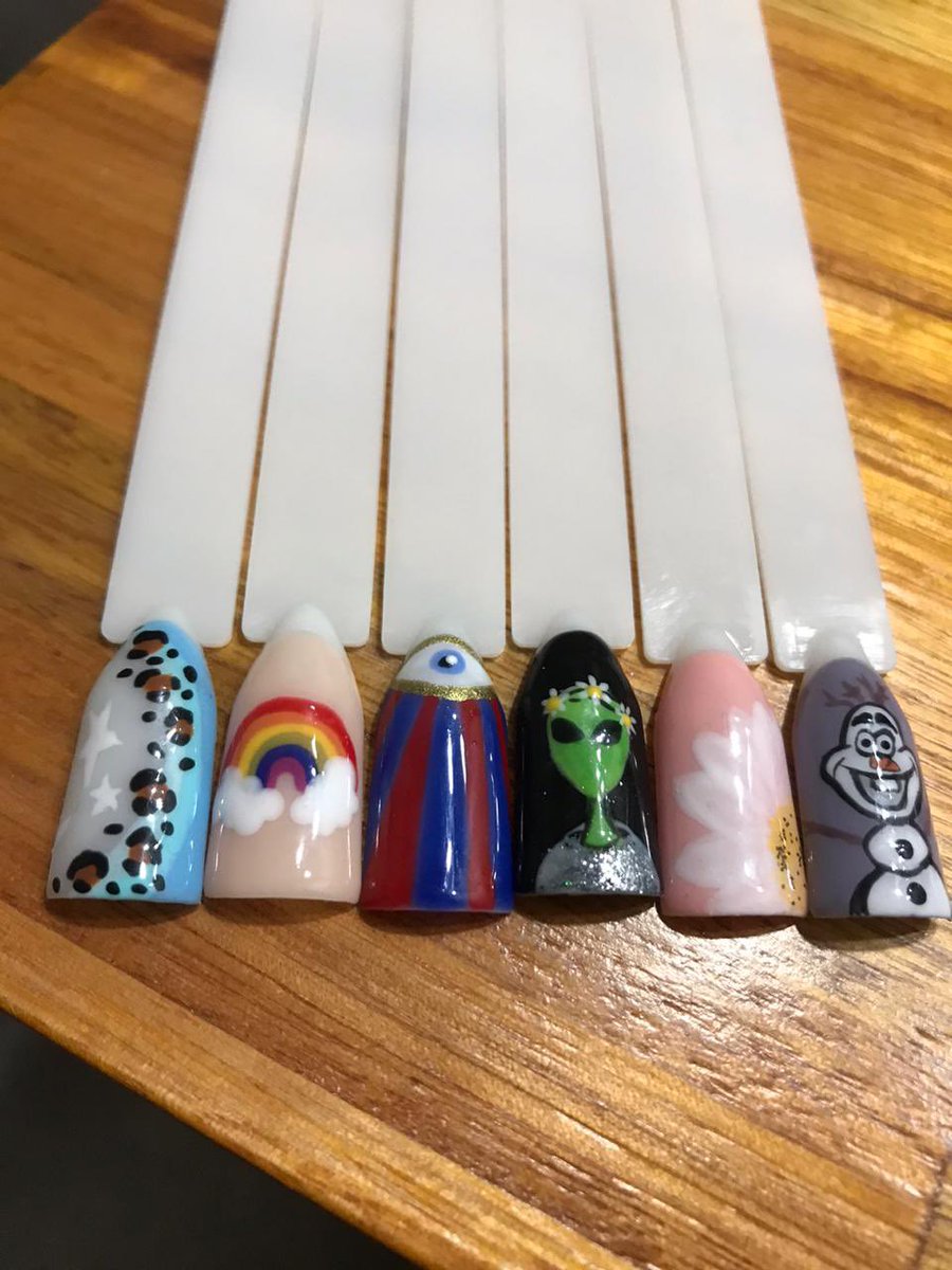 alisonnnnnnn_'s tweet photo. Mi hermana es la UNO💣💅🏼 de las nailsssss y está haciendo estas bombas. @ srta.nails___ (en Instagram) vayan a seguirla🤭 https://t.co/L84f2N3sMQ