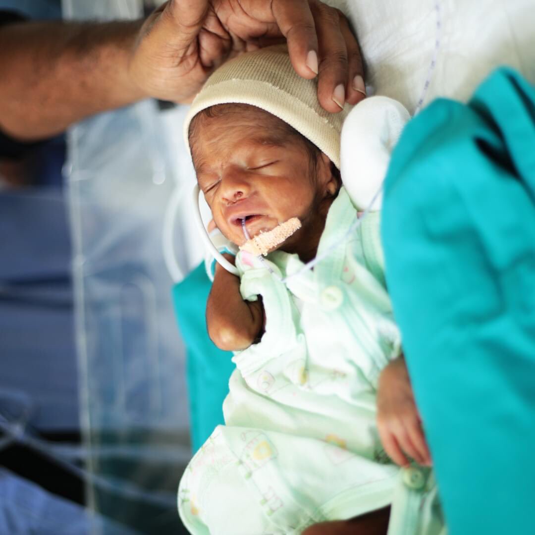 ketto's tweet photo. "I lost 3 babies &amp; now my twins are dying too. God gave me children, but took them away even before I could see them. I can't lose my newborn twins. My husband is an electrician &amp; we can't afford the NICU treatment." - Mother

Please help: https://t.co/xXOZ2wA0tD https://t.co/GVMZBhDuwO