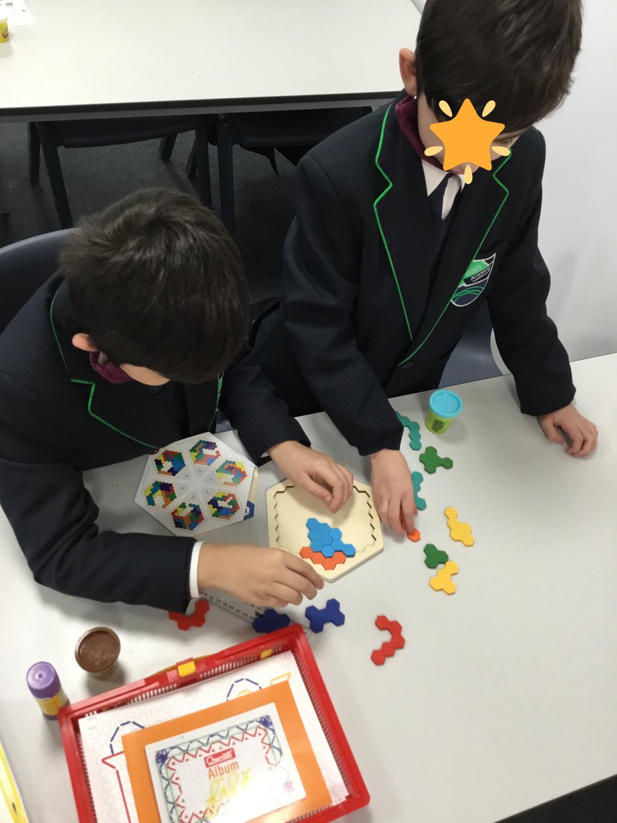 leesbrookTC's tweet photo. Fine motor fun! As well as practicing our handwriting we do lots of fun activities to develop our fine motor skills. ✨💚💙 https://t.co/5LAf7yZgQa