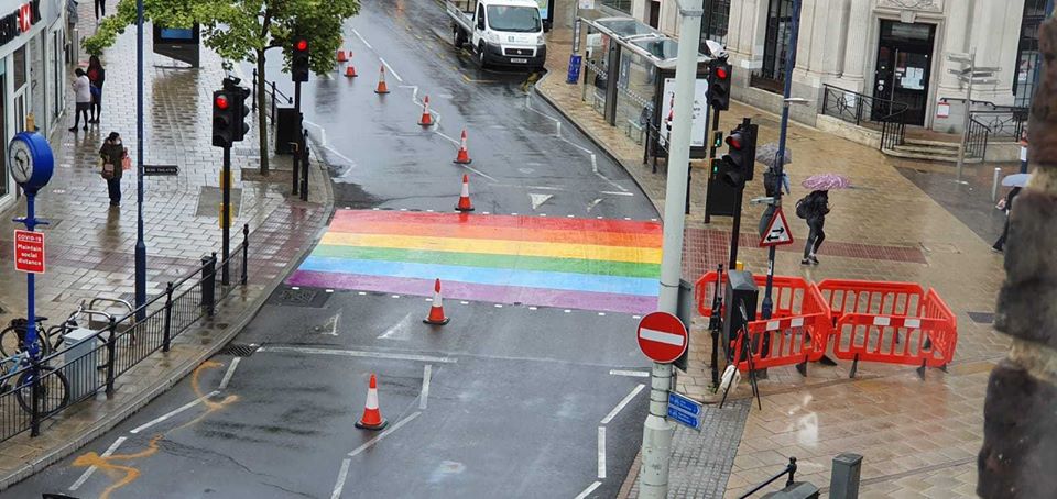 13/15. Kingston (June 25th 2020)Kingston had their  #RainbowCrossing installed on the same day as Sutton's over on ‘Eden Street’ and has quickly become a local landmark to shoppers and businesses.Even catching the eye of 80s legend  @HazellHD !