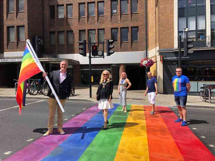 15/15 Richmond (July 21st & 22nd 2020)And our final entry for the  #RainbowCrossings list is over in Richmond where the council laid 2 crossings. 1 outside of Richmond Station and the 2nd on King Street in Twickenham.