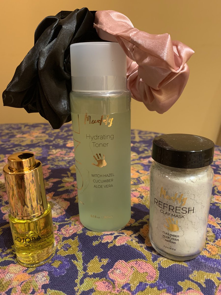 katyacares's tweet photo. This is my new skincare routine with @MuddyBody, a vegan, cruelty free, paraben free, sulfate free skincare company created by two ladies. If you need a stocking stuffer idea... buy their gorgeous golden Jojoba oil! Join @OctaneAI supporting @Shopify merchants with #props4shops https://t.co/Pj1pVq8yo1