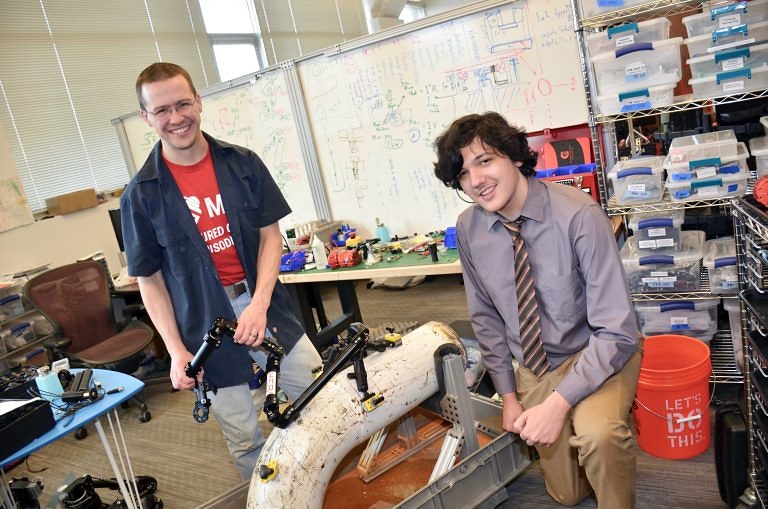 CityHighPgh's tweet image. CITY HIGH PROVIDES OPPORTUNITIES TO EXPLORE

City High alumni Ajani Mohanty reflects on his Internship experience with @HebiRobotics, and how it gave him hands-on experience with both engineering and technology. 

#CityHighPgh #HEBIRobotics #CityHighRobotics #CityHighInterns