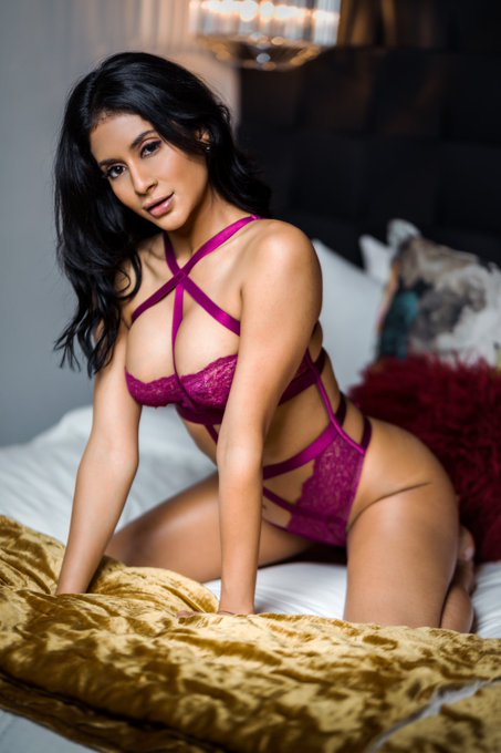 Hey there... 😏 @focusVphotofilm https://t.co/TzpJrkS2CW<a class="tags" target="_blank" title="On Twitter" href="/?out=eyJ0eXAiOiJKV1QiLCJhbGciOiJIUzUxMiJ9.eyJpYXQiOjE3MjAzMjY0NTksImlzcyI6InR3cG9ybnN0YXJzLmNvbSIsIm5iZiI6MTcyMDMyNjQ1OSwiZXhwIjoxNzUxODYyNDU5LCJyZWRpcmVjdF91cmwiOiJodHRwczovL3R3aXR0ZXIuY29tL2ZvY3VzVnBob3RvZmlsbSJ9.xqG-ulpyPQmUUeej8XeQUVQMqMGpcYlsnEhHvEI167uWaGSssbA0_FkSXNU5uKraiQ0VgChhnkYLwSEvfwa8-Q">@focusVphotofilm</a>