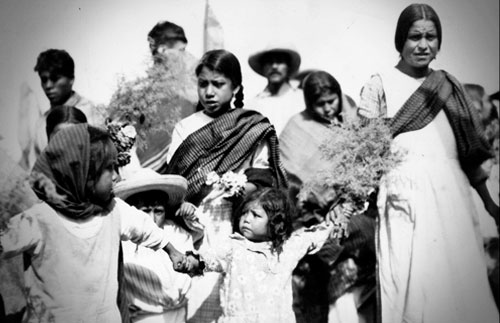 MemoricaMexico's tweet photo. Silenciar la contribución y participación de las mujeres a lo largo de la historia, también es una forma de violencia que debemos erradicar. Desde #Memórica trabajamos para dar visibilidad a su legado. 

Día para la Eliminación de la Violencia contra las Mujeres. #DíaNaranja https://t.co/YW8jQPDtxi