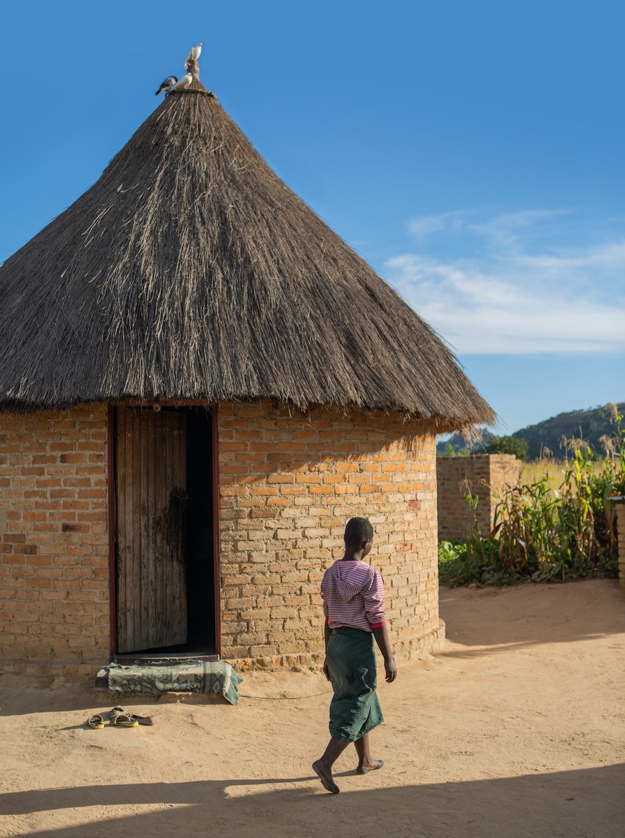 Rutendo was married off at twelve, forced to have sex, and give birth at 13. Today, thanks to WCP #ChildRights Ambassadors she knows she has rights and wants to fight for #change #GenerationEquality #orangetheworld #poskodeffekten bit.ly/2V0EIFl <a href="/ShamwariyeMwana/">Shamwari Yemwanasikana</a>