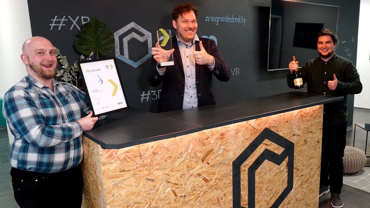 Landessieger #Thüringen - Ein weiterer Preis für rooomEXPO-X 🏆
Die <a href="/KfW/">KfW Bankengruppe</a>  zeichnet uns mit dem #KfW Award Gründen 2020 aus! 🎉

#KfWAwardGründen #rooomreich #VirtualEvents #diezukunftist3D #virtualreality #AugmentedReality #3D