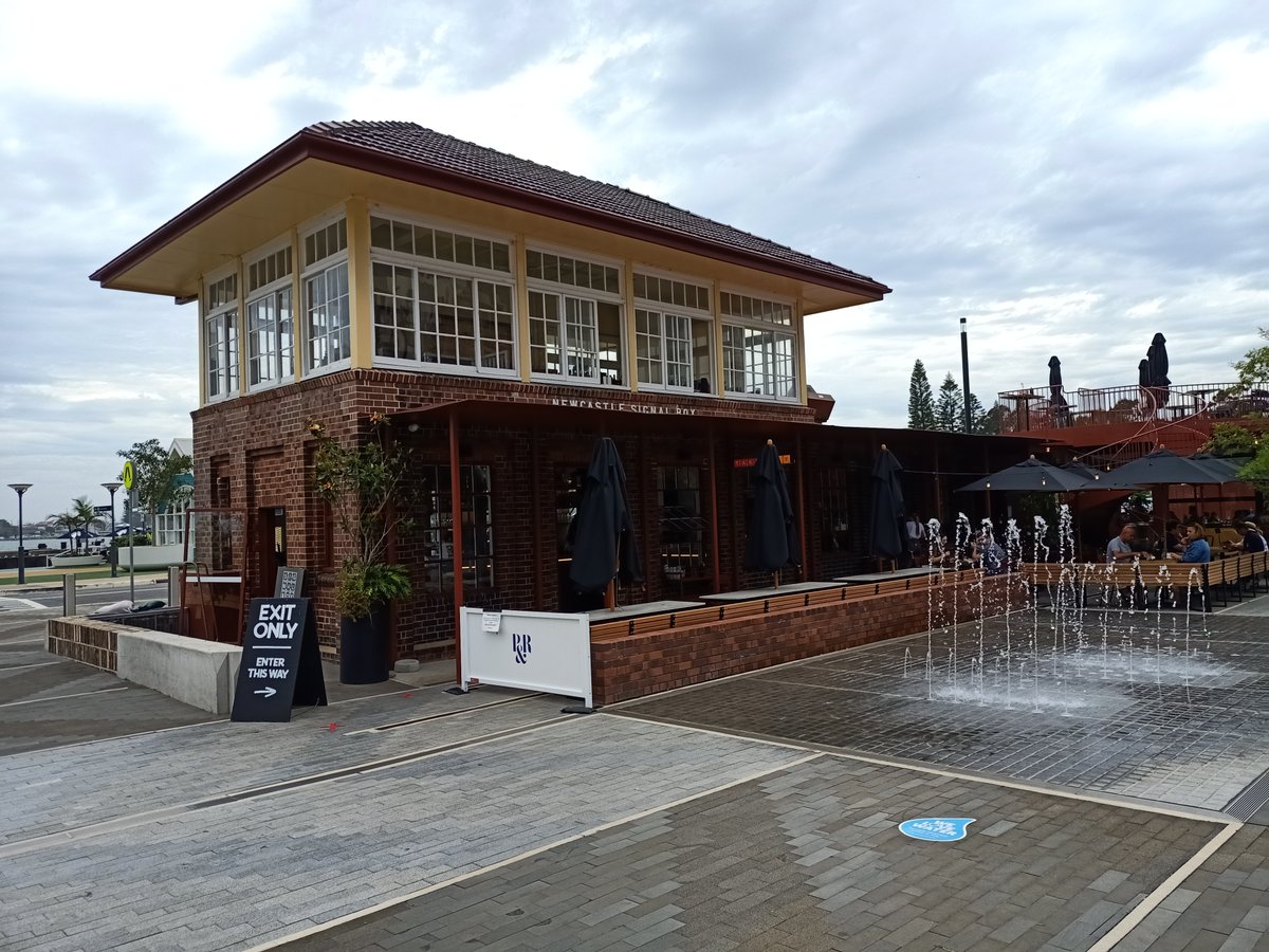 ForceGraham's tweet image. Fantastic setting in an old signal box for a catch up meeting with @TrainLinkNorth sales team talking all things #safety #competencemanagement 
#transportation #freight #1Rail #PacificNational #Railtrain #TrojanRail #sydneytrains #Australia #railway