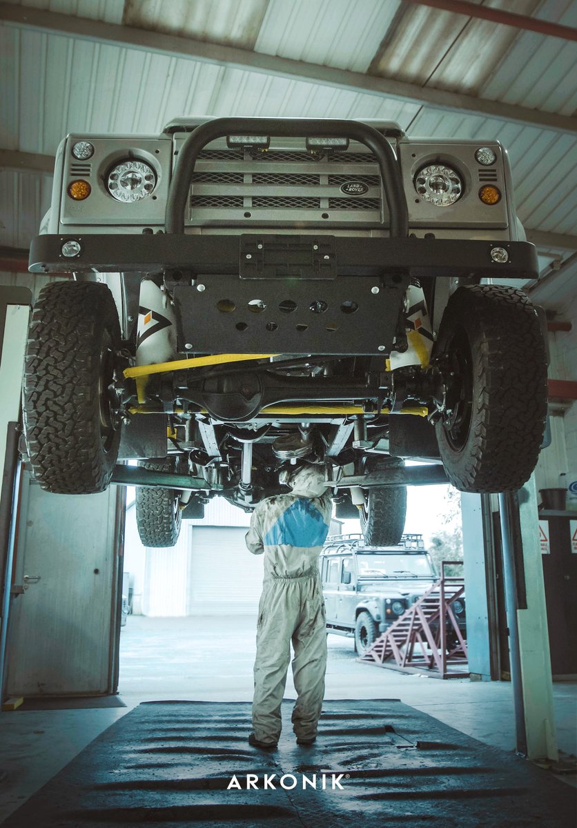 arkonikdefender's tweet photo. #WorkshopWednesday - The team are hard at work today on this stunning Seoul Pearl Silver D110, making final preparations before it gets shipped to its proud new owner this weekend. Configure your own #ArkonikDefender 90 or 110 on our website: https://t.co/n6tP1nU61i #WeAreArkonik https://t.co/w3rJnpQMU2