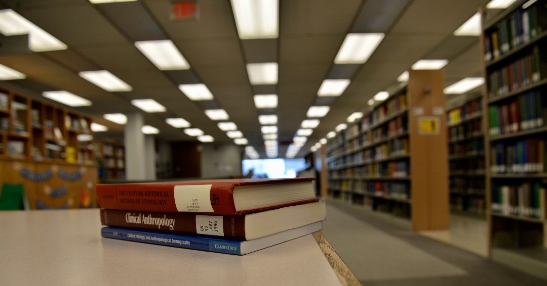 RodLibrary's tweet photo. We are so proud of how hard all of our diligent students have hit the books these past few weeks, and now the end is here! Happy last day of finals🤩 https://t.co/vU2WlW7Vno