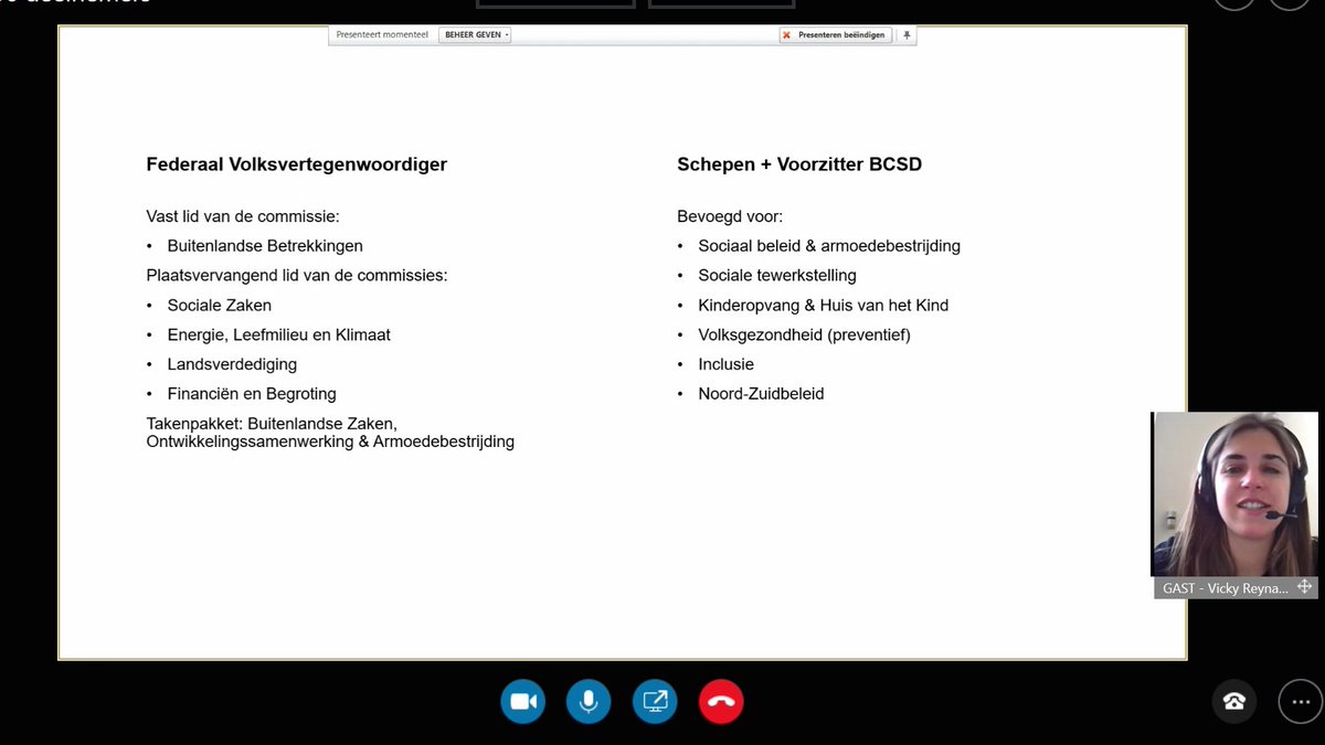 Dieter_Vanhee's tweet photo. Verhelderend en inspirerend gastcollege deze voormiddag van federaal parlementslid en Beernems schepen @VickyReynaert voor de studenten politicologie van de @KULeuvenKulak. Dank u Vicky! https://t.co/fZ0nsy0Ng4