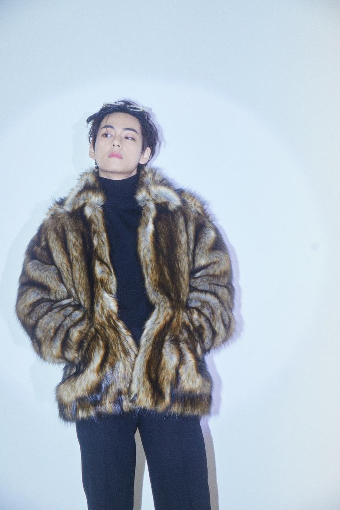 underrated_wrld's tweet photo. Kim Taehyung : World domination 
#bts #KimTaehyung #BTSV https://t.co/WSI8JPfDNs