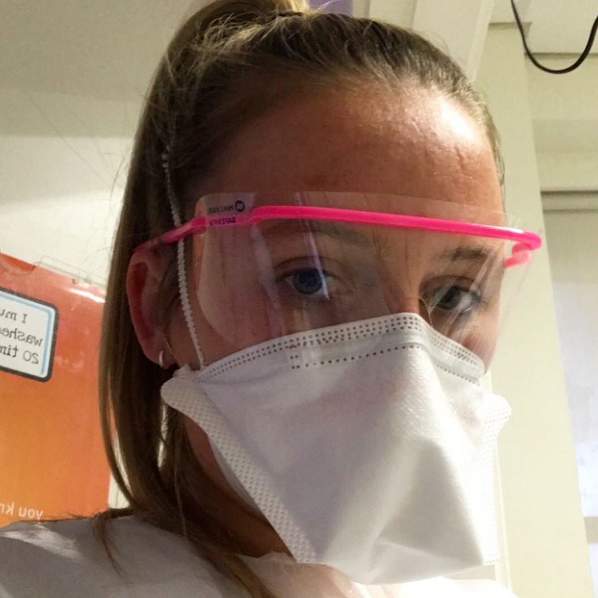 liadanrogers's tweet photo. When I started nursing in September 2019 I never imagined that my first year as a student nurse would be this physically, mentally and emotionally draining. Back when I picked this profession I heard it all - “you know what you’re signing up for”, they said. I felt prepared (1/2) https://t.co/9TYDKKdTsa
