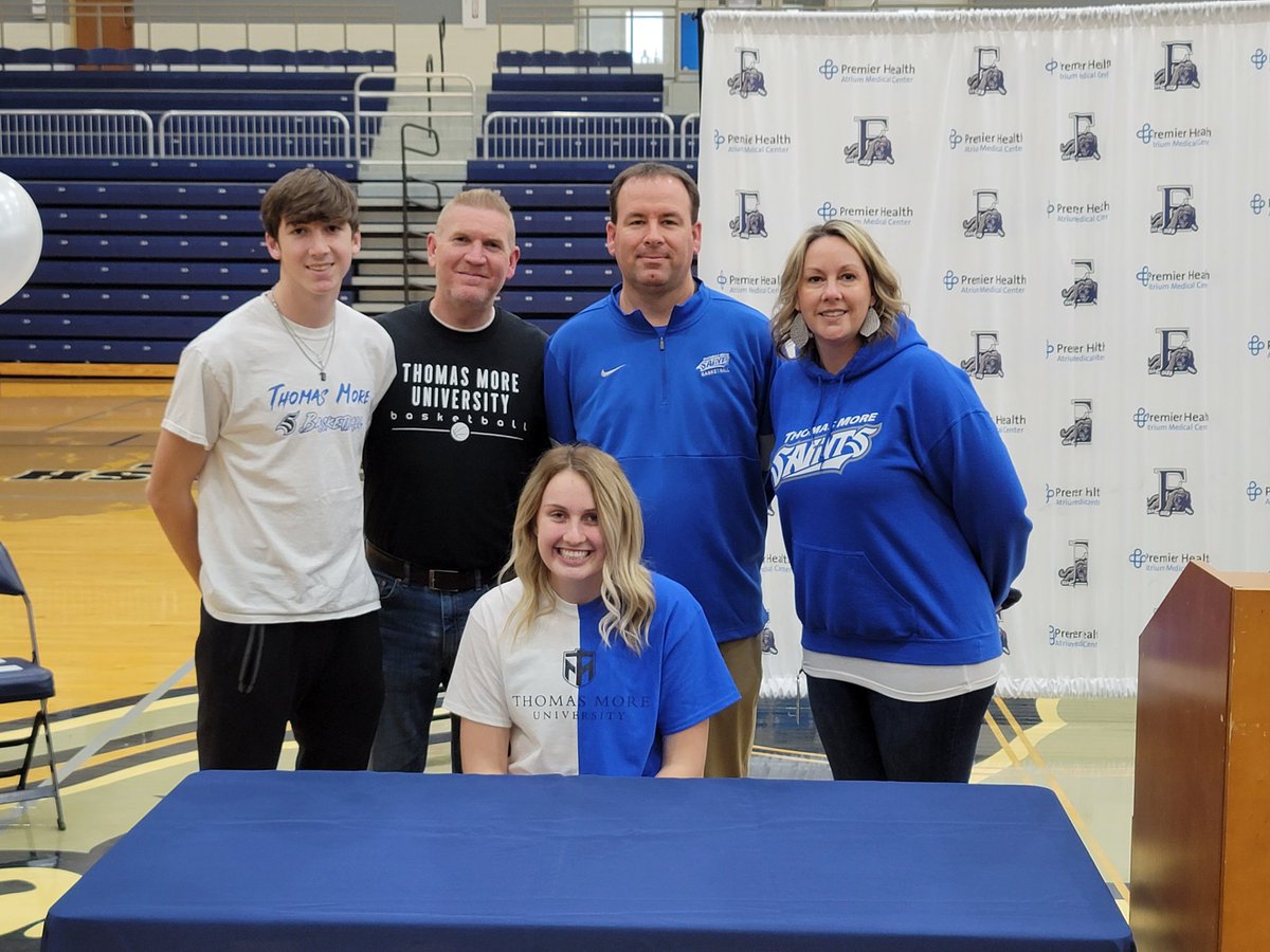 EdgeGirlsBBall's tweet photo. Big time Congratulations to our very own @calliehunt33 on her signing with @TMWBasketball yesterday. They are getting a great one on and off the court! We know you will do great things at the next level. We are all very proud of you!! #EdgePride https://t.co/oOMGoLUIpd