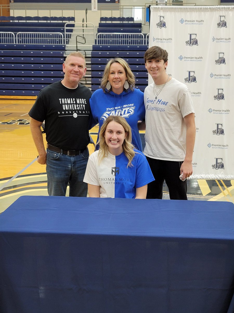 EdgeGirlsBBall's tweet photo. Big time Congratulations to our very own @calliehunt33 on her signing with @TMWBasketball yesterday. They are getting a great one on and off the court! We know you will do great things at the next level. We are all very proud of you!! #EdgePride https://t.co/oOMGoLUIpd