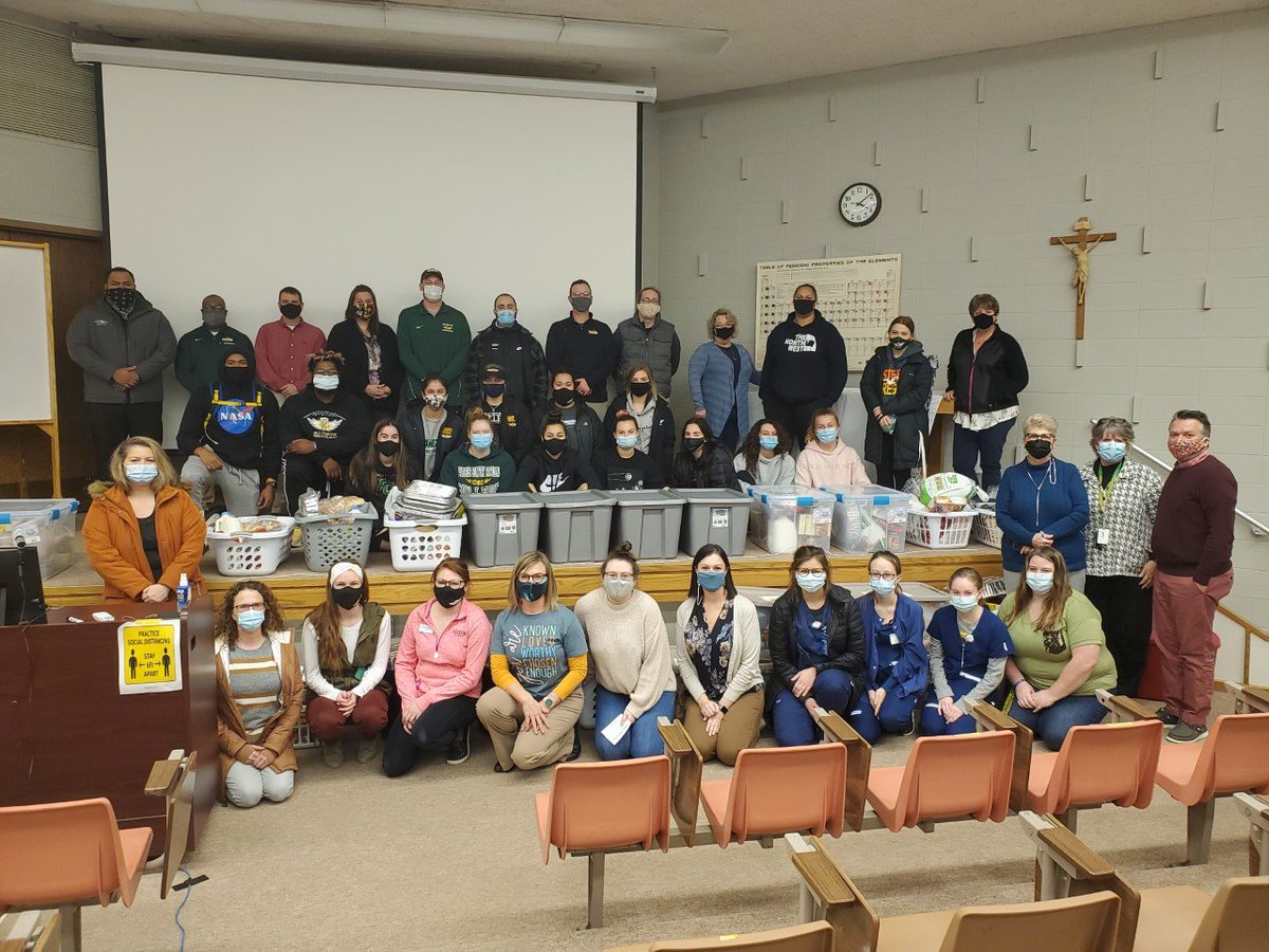 PresentationPC's tweet photo. This past Monday, in an effort organized by @PC_SaintsCM Ministry, PC donated multiple Blessing Basket meals for local families in need!
#HappyThanksgiving from #PCsaints! https://t.co/jnt2RBIJUA