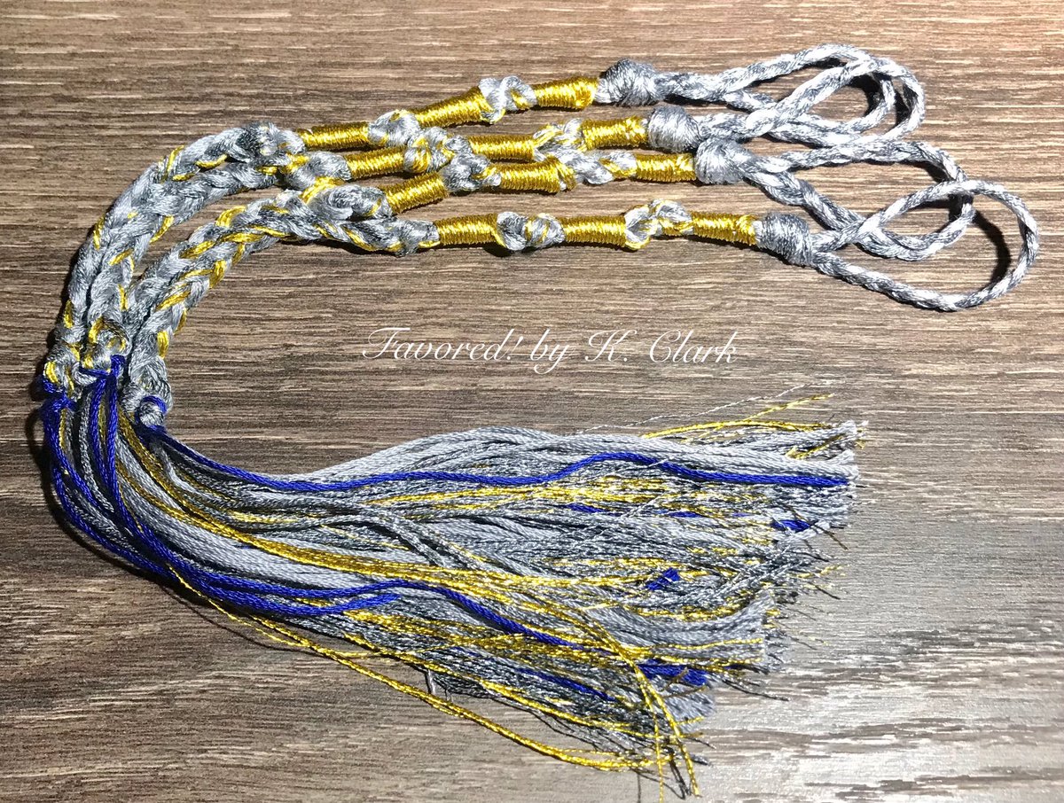 FavoredbyKClark's tweet photo. These color pops are one of many styles we offer✨✨ 
Hit me up for your sets today☺️ 
#hebrew #tassels #tzitzits #brewtique #etsy #handmade #custom https://t.co/VED1hrbQfi